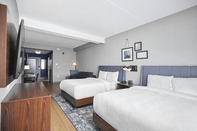 Imagen de la habitación del Hotel Four Points By Sheraton Oakville. Foto 9