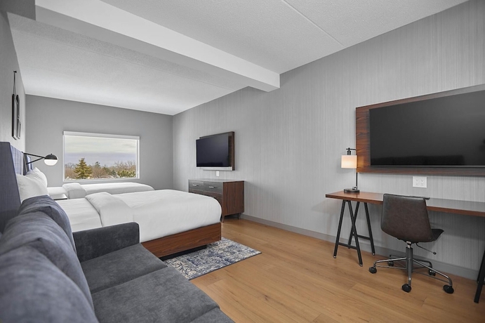 Imagen de la habitación del Hotel Four Points By Sheraton Oakville. Foto 10