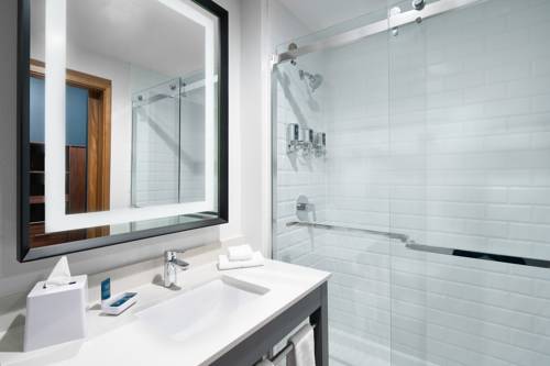 Imagen de la habitación del Hotel Four Points By Sheraton Oklahoma City Airport. Foto 5