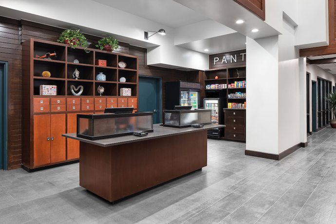 Imagen de los interiores del Hotel Four Points By Sheraton Oklahoma City Airport. Foto 11
