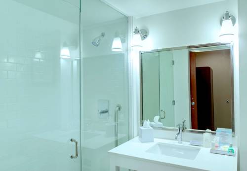 Imagen de la habitación del Hotel Four Points By Sheraton Oklahoma City Quail Springs. Foto 6