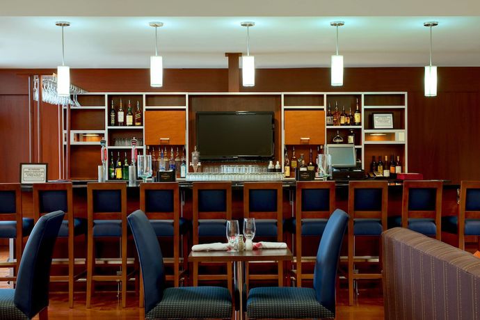 Imagen del bar/restaurante del Hotel Four Points By Sheraton Oklahoma City Quail Springs. Foto 2