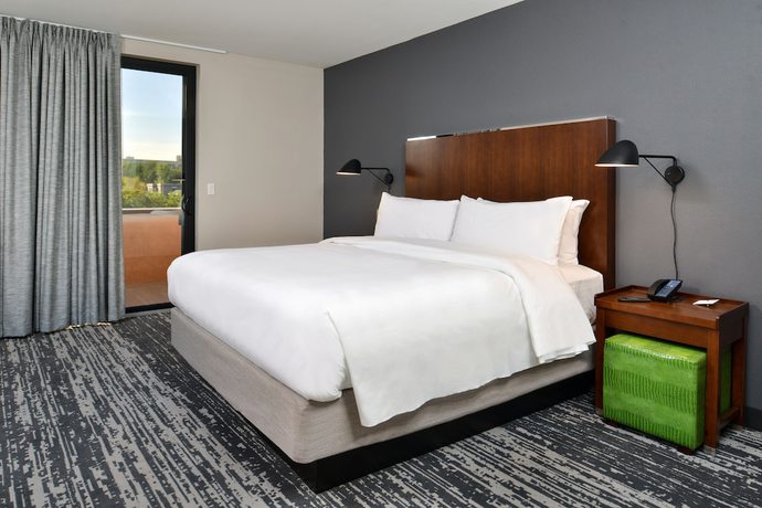 Imagen de la habitación del Hotel Four Points By Sheraton Omaha Midtown. Foto 5
