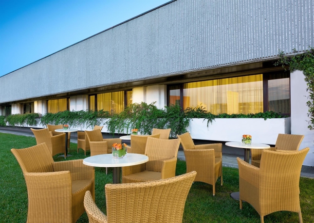 Imagen del bar/restaurante del Hotel Four Points By Sheraton Padova. Foto 2