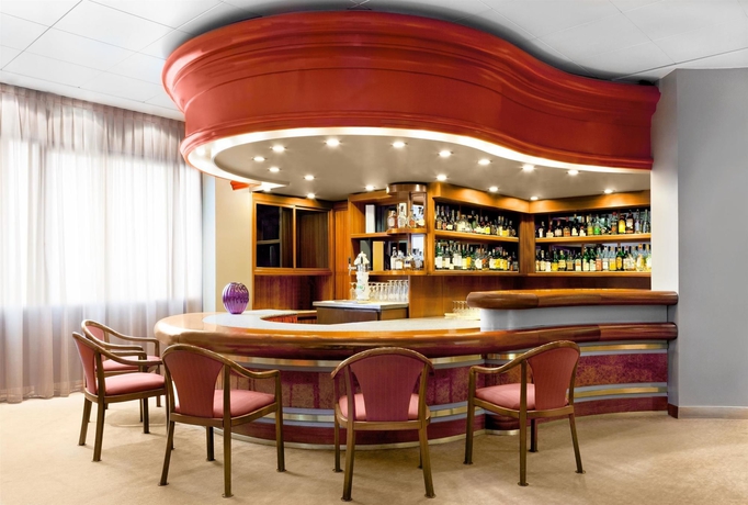 Imagen del bar/restaurante del Hotel Four Points By Sheraton Padova. Foto 4