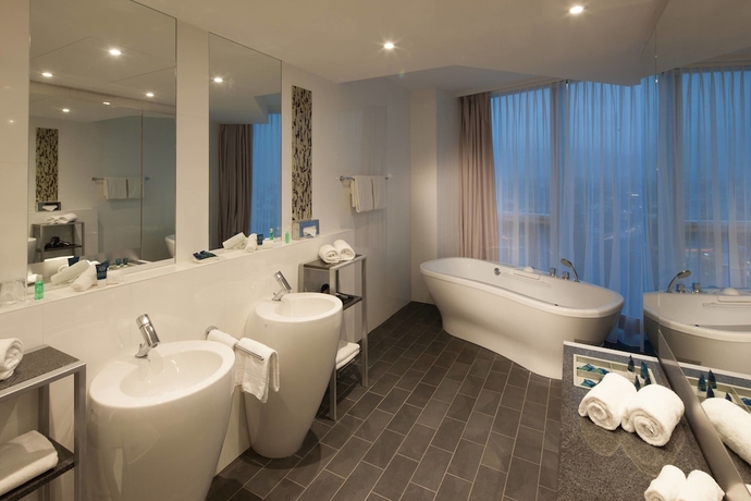 Imagen de la habitación del Hotel Four Points By Sheraton Panoramahaus Dornbirn. Foto 13