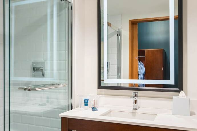 Imagen general del Hotel Four Points By Sheraton Penticton At The Convention Centre. Foto 4