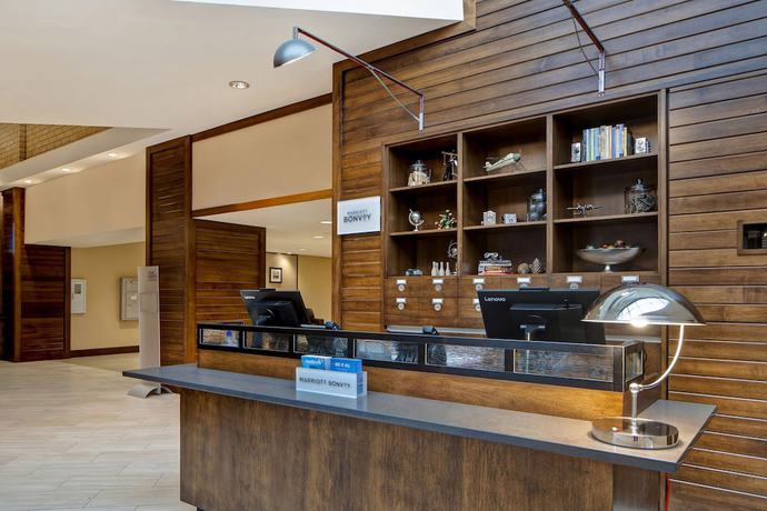 Imagen de los interiores del Hotel Four Points By Sheraton Peoria. Foto 10