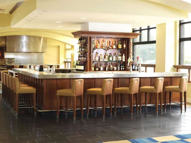 Imagen del bar/restaurante del Hotel Four Points By Sheraton Philadelphia Airport. Foto 3