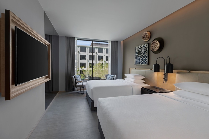 Imagen de la habitación del Hotel Four Points By Sheraton Phuket Patong Beach Resort. Foto 14