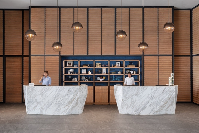 Imagen de los interiores del Hotel Four Points By Sheraton Phuket Patong Beach Resort. Foto 18