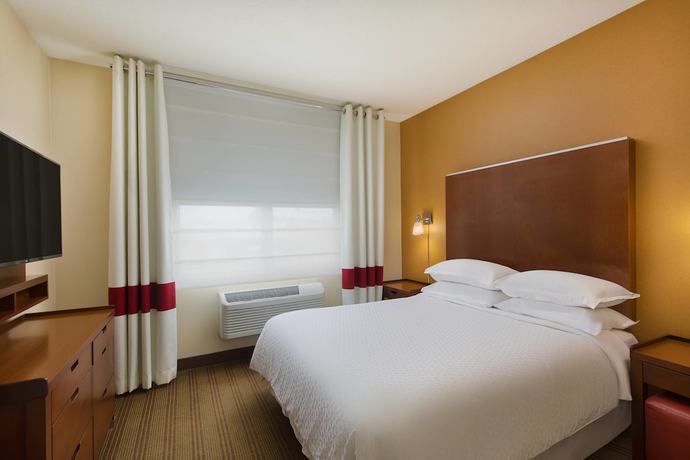 Imagen de la habitación del Hotel Four Points By Sheraton Portland East. Foto 2
