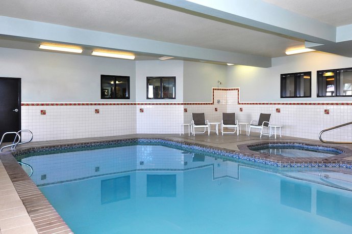 Imagen de la piscina del Hotel Four Points By Sheraton Portland East. Foto 14