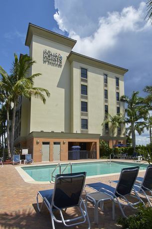 Imagen de la piscina del Hotel Four Points By Sheraton Punta Gorda Harborside. Foto 9