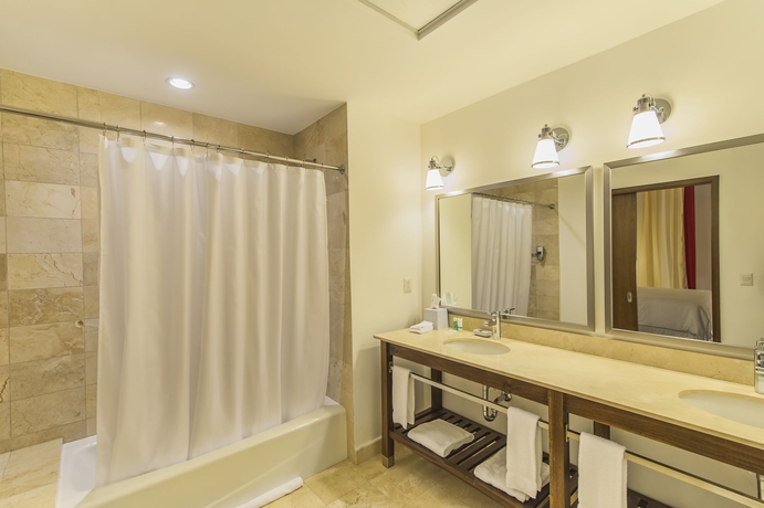 Imagen de la habitación del Hotel Four Points By Sheraton Puntacana Village. Foto 7