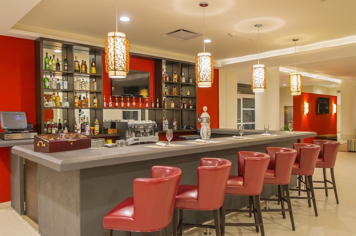 Imagen del bar/restaurante del Hotel Four Points By Sheraton Puntacana Village. Foto 4