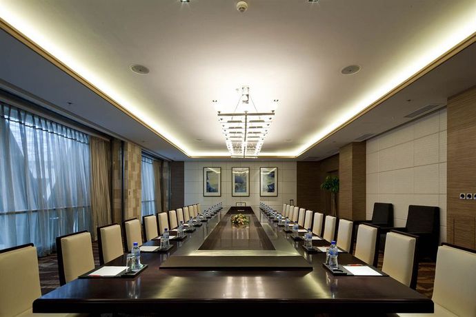 Imagen de los interiores del Hotel Four Points By Sheraton Qingdao Chengyang. Foto 7