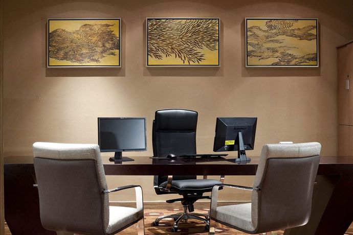 Imagen de los interiores del Hotel Four Points By Sheraton Qingdao Chengyang. Foto 10