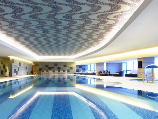 Imagen de la piscina del Hotel Four Points By Sheraton Qingdao, West Coast. Foto 13