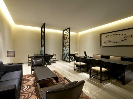 Imagen de los interiores del Hotel Four Points By Sheraton Qingdao, West Coast. Foto 12