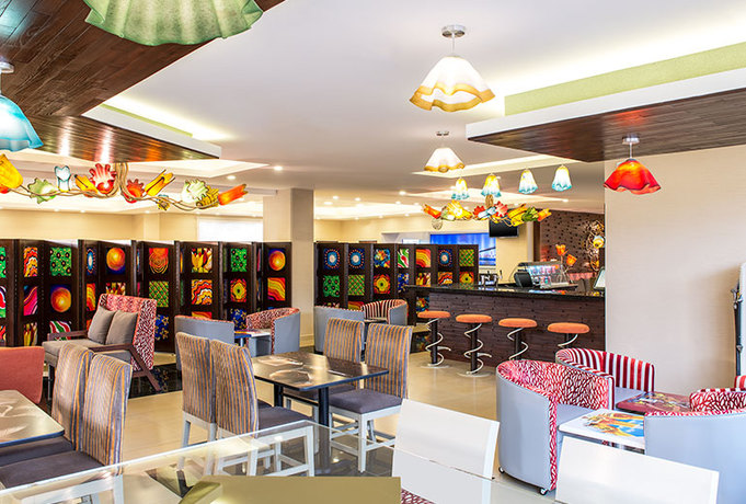 Imagen del bar/restaurante del Hotel Four Points By Sheraton Queretaro Norte. Foto 2