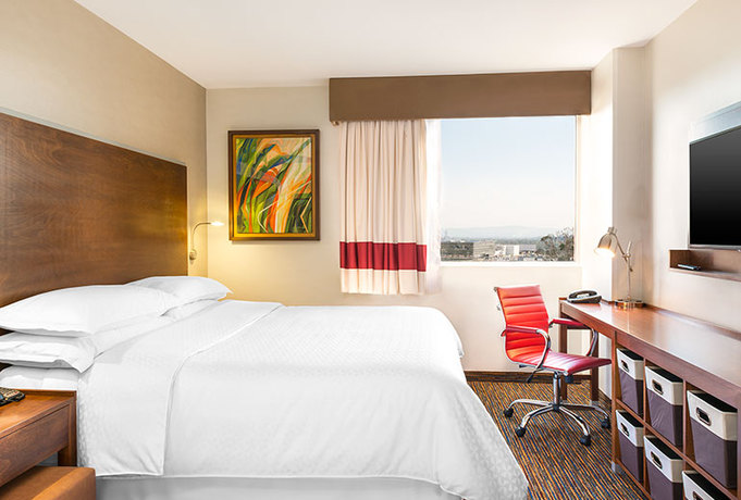 Imagen de la habitación del Hotel Four Points By Sheraton Queretaro Norte. Foto 3