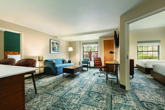 Imagen de la habitación del Hotel Four Points By Sheraton Raleigh Arena. Foto 2