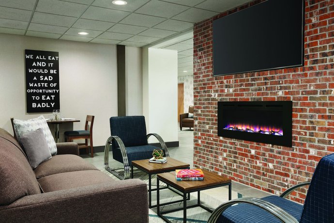 Imagen de los interiores del Hotel Four Points By Sheraton Raleigh Arena. Foto 18