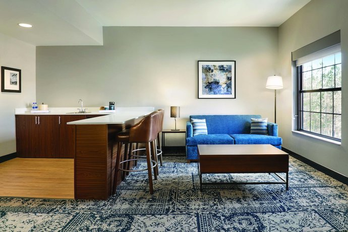 Imagen de la habitación del Hotel Four Points By Sheraton Raleigh Arena. Foto 16