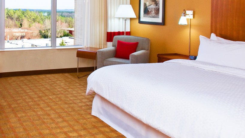 Imagen de la habitación del Hotel Four Points By Sheraton Raleigh Durham Airport. Foto 6