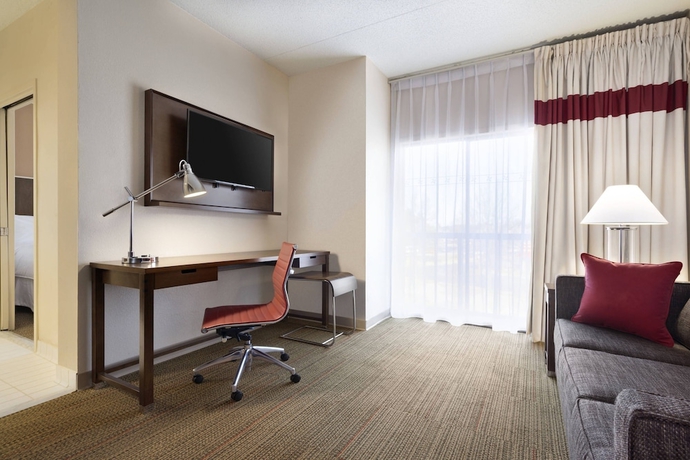 Imagen de la habitación del Hotel Four Points By Sheraton Raleigh North. Foto 7