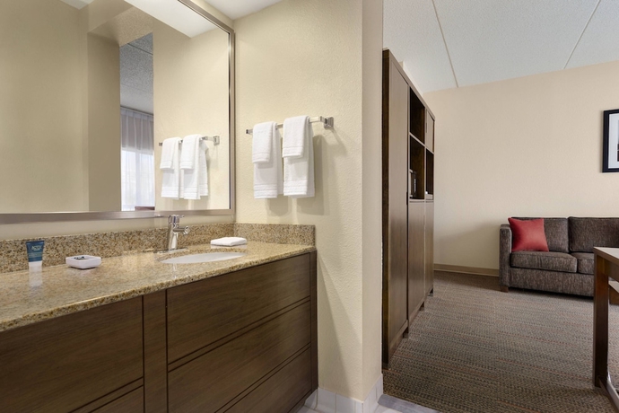 Imagen de la habitación del Hotel Four Points By Sheraton Raleigh North. Foto 8