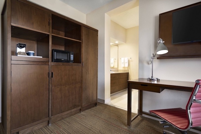 Imagen de la habitación del Hotel Four Points By Sheraton Raleigh North. Foto 9