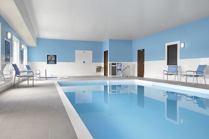 Imagen de la piscina del Hotel Four Points By Sheraton Regina. Foto 15