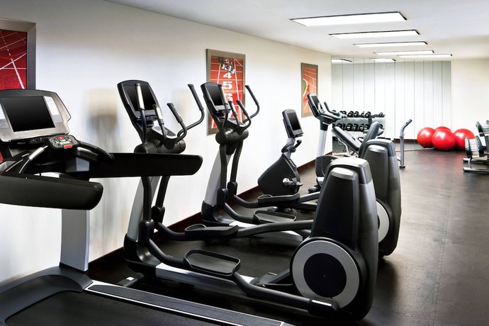 Imagen de los interiores del Hotel Four Points By Sheraton Richmond Airport. Foto 12