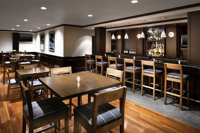 Imagen del bar/restaurante del Hotel Four Points By Sheraton Richmond Airport. Foto 4