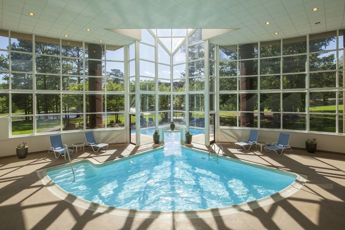Imagen de los interiores del Hotel Four Points By Sheraton Richmond. Foto 9