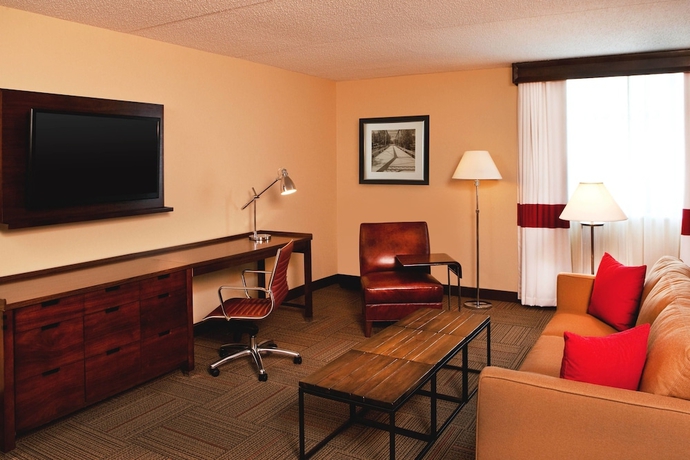 Imagen de la habitación del Hotel Four Points By Sheraton Saginaw. Foto 12