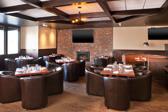 Imagen del bar/restaurante del Hotel Four Points By Sheraton Saginaw. Foto 3