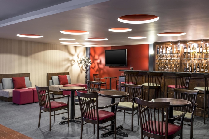 Imagen del bar/restaurante del Hotel Four Points By Sheraton Saltillo. Foto 3