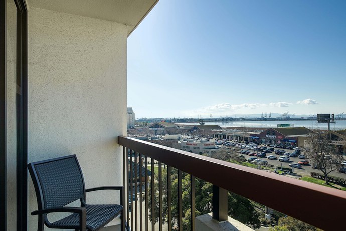 Imagen de la habitación del Hotel Four Points By Sheraton San Francisco Bay Bridge. Foto 7