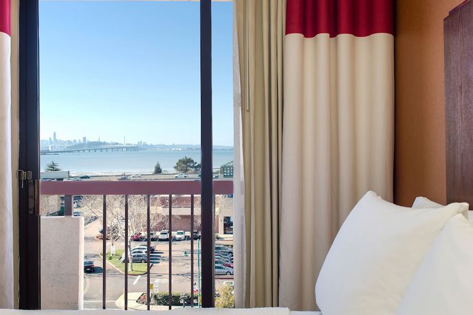 Imagen de la habitación del Hotel Four Points By Sheraton San Francisco Bay Bridge. Foto 8