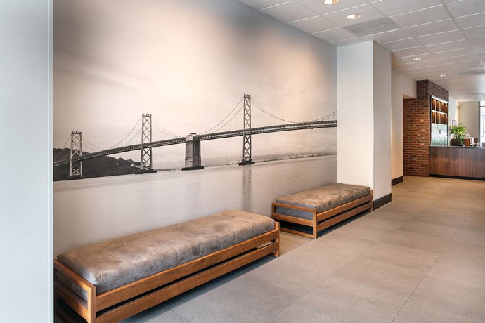 Imagen del bar/restaurante del Hotel Four Points By Sheraton San Francisco Bay Bridge. Foto 2