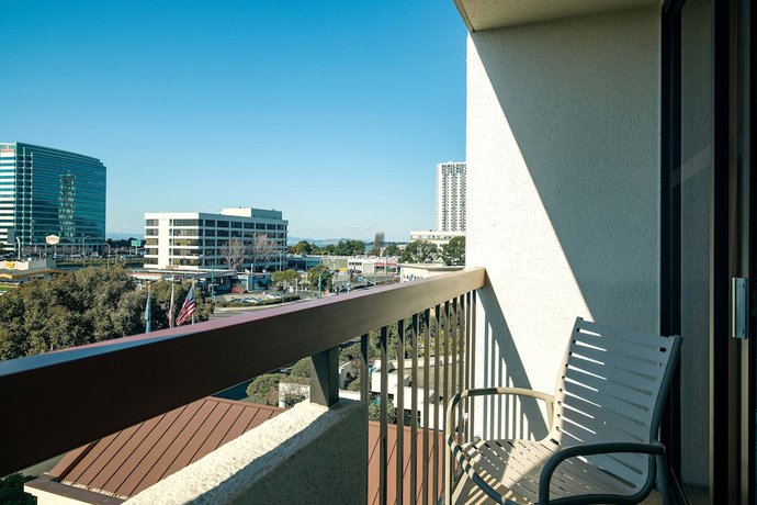 Imagen de la habitación del Hotel Four Points By Sheraton San Francisco Bay Bridge. Foto 10