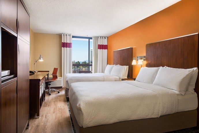 Imagen de la habitación del Hotel Four Points By Sheraton San Francisco Bay Bridge. Foto 14