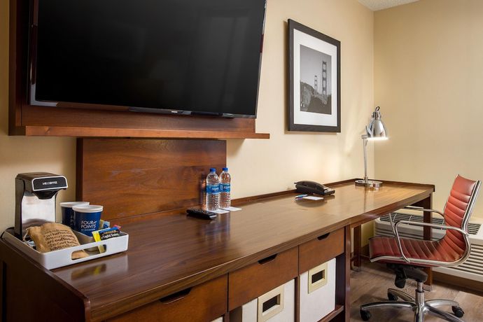 Imagen de la habitación del Hotel Four Points By Sheraton San Francisco Bay Bridge. Foto 16