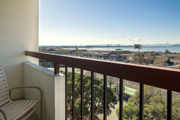Imagen de la habitación del Hotel Four Points By Sheraton San Francisco Bay Bridge. Foto 18