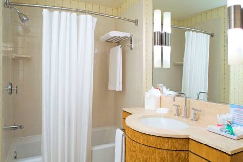 Imagen de la habitación del Hotel Four Points By Sheraton San Jose Downtown. Foto 3