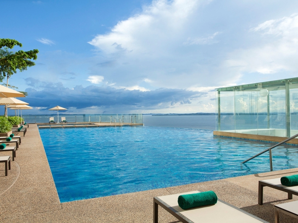 Imagen de la piscina del Hotel Four Points By Sheraton Sandakan. Foto 19
