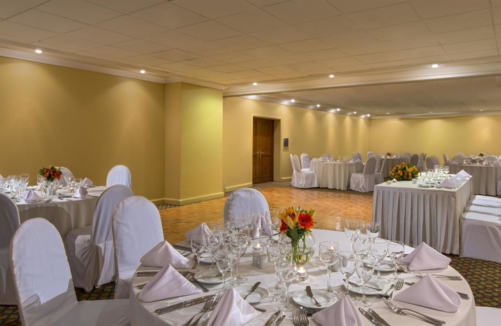 Imagen de los interiores del Hotel Four Points By Sheraton Santiago. Foto 10